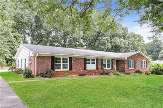 1217 Mardele Lane, Winston-salem, NC 27105