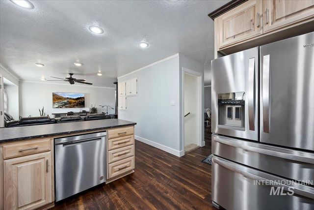 466 Carriage Ln, Twin Falls, ID 83301