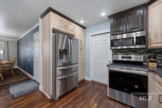 466 Carriage Ln, Twin Falls, ID 83301