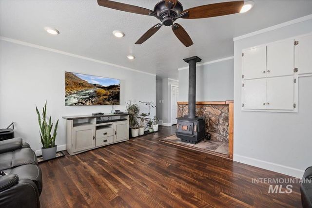 466 Carriage Ln, Twin Falls, ID 83301