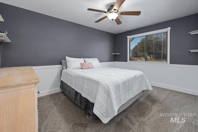 466 Carriage Ln, Twin Falls, ID 83301