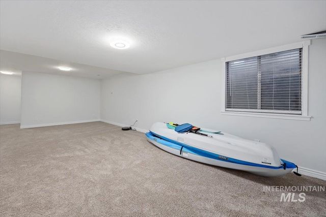 466 Carriage Ln, Twin Falls, ID 83301