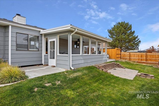 466 Carriage Ln, Twin Falls, ID 83301