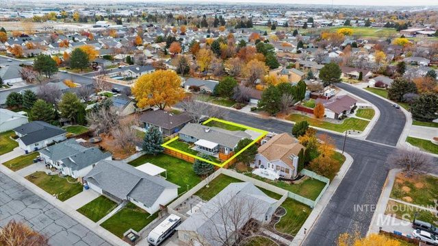 466 Carriage Ln, Twin Falls, ID 83301
