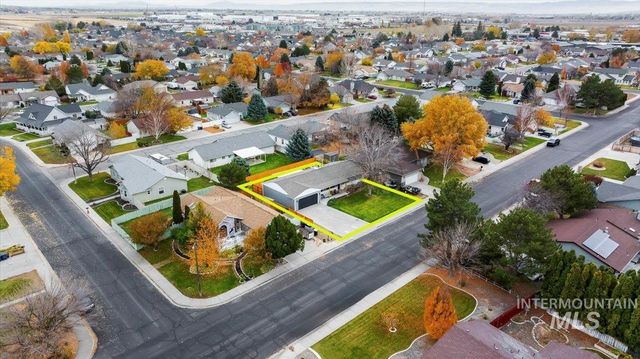 466 Carriage Ln, Twin Falls, ID 83301
