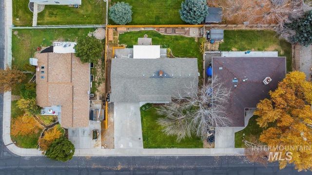 466 Carriage Ln, Twin Falls, ID 83301