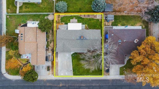 466 Carriage Ln, Twin Falls, ID 83301