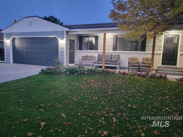 466 Carriage Ln, Twin Falls, ID 83301