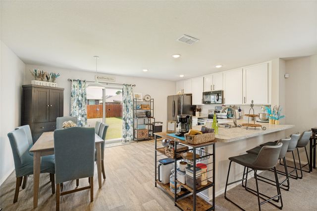 816 Ravenwood Lane, Van Alstyne, TX 75495