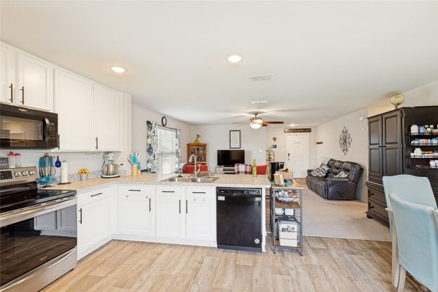 816 Ravenwood Lane, Van Alstyne, TX 75495