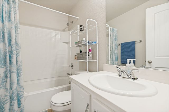816 Ravenwood Lane, Van Alstyne, TX 75495