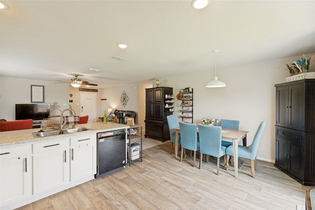 816 Ravenwood Lane, Van Alstyne, TX 75495