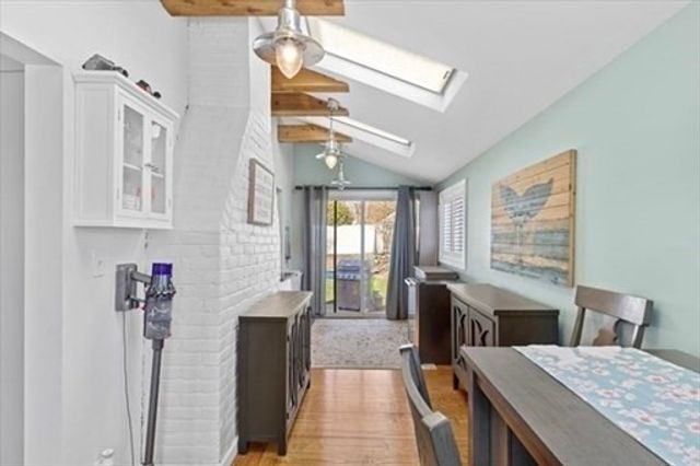 28 Manomet Beach Blvd, Plymouth, MA 02360