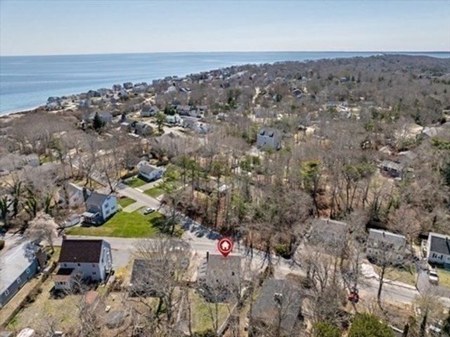 28 Manomet Beach Blvd, Plymouth, MA 02360