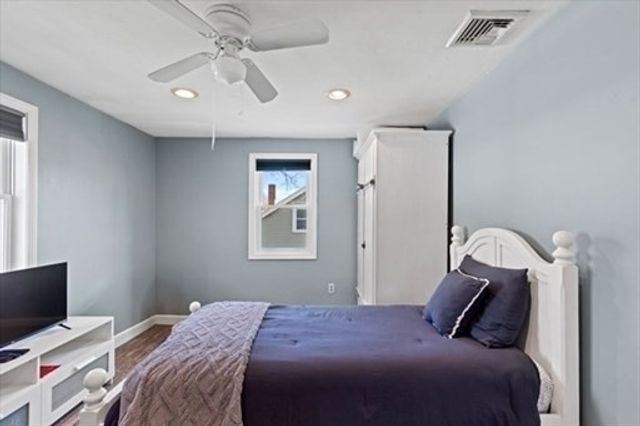 28 Manomet Beach Blvd, Plymouth, MA 02360