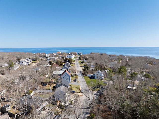 28 Manomet Beach Blvd, Plymouth, MA 02360