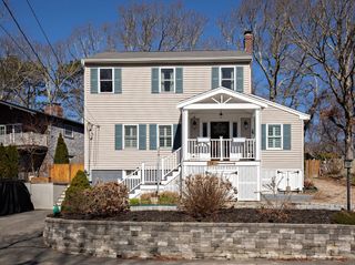 28 Manomet Beach Blvd, Plymouth, MA 02360