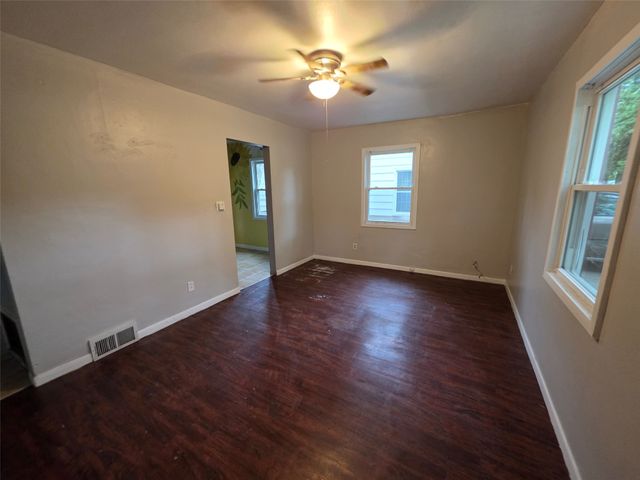 1619 E 29th Street, Des Moines, IA 50317