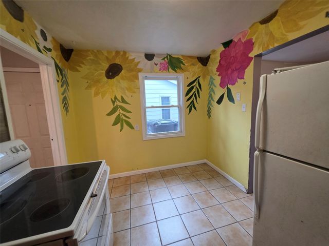 1619 E 29th Street, Des Moines, IA 50317