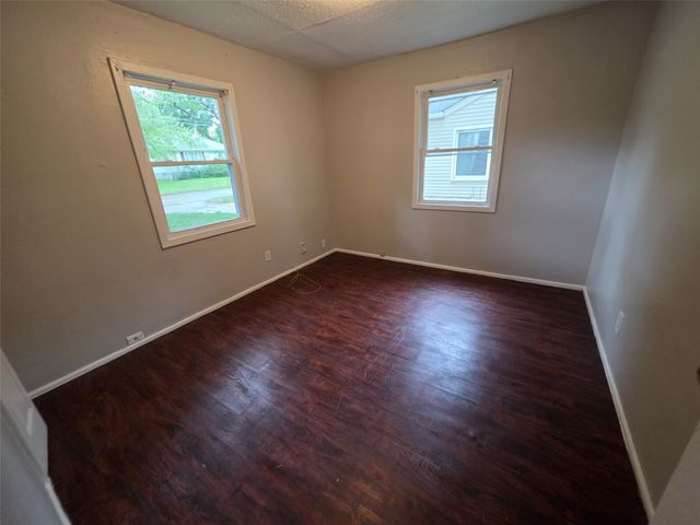 1619 E 29th Street, Des Moines, IA 50317