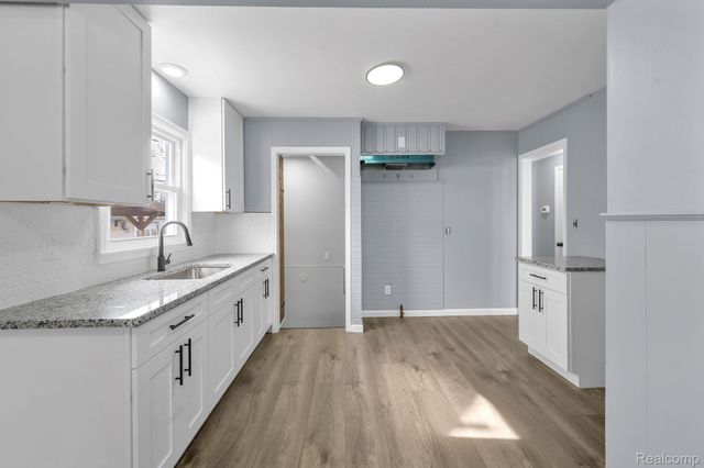 437 Mayflower Avenue, Lincoln Park, MI 48146