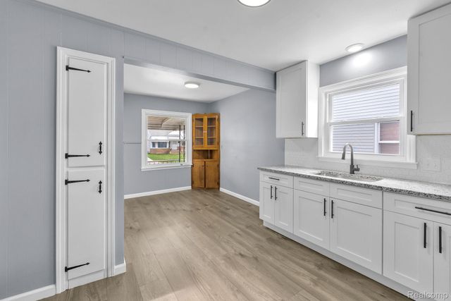 437 Mayflower Avenue, Lincoln Park, MI 48146