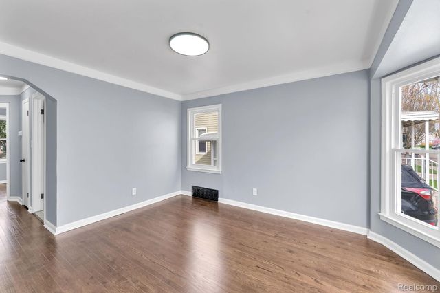 437 Mayflower Avenue, Lincoln Park, MI 48146