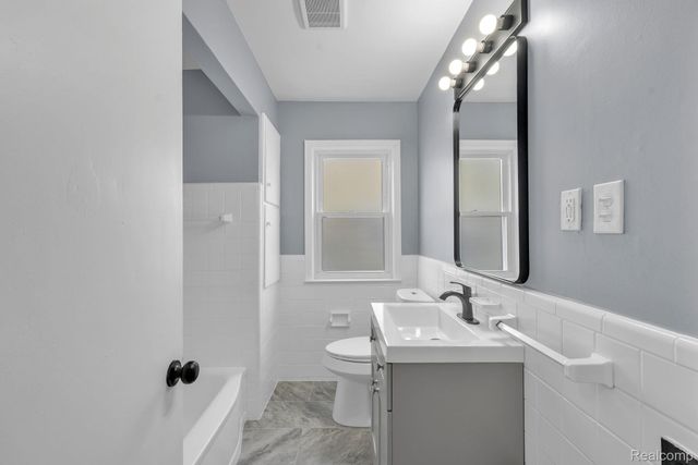 437 Mayflower Avenue, Lincoln Park, MI 48146