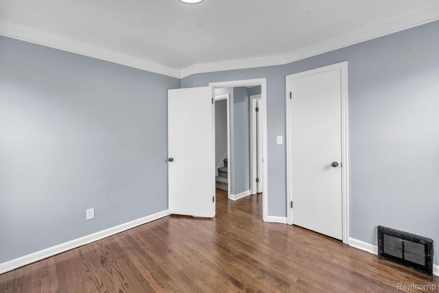 437 Mayflower Avenue, Lincoln Park, MI 48146