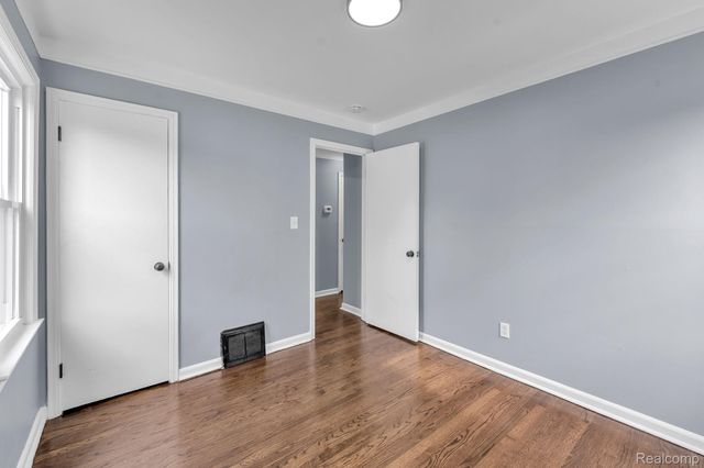 437 Mayflower Avenue, Lincoln Park, MI 48146