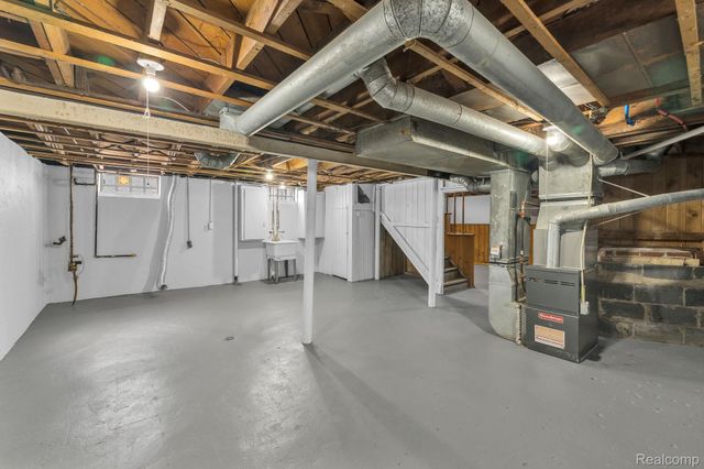 437 Mayflower Avenue, Lincoln Park, MI 48146