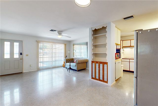 2233 2nd Street SW, Vero Beach, FL 32962