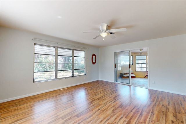 2233 2nd Street SW, Vero Beach, FL 32962