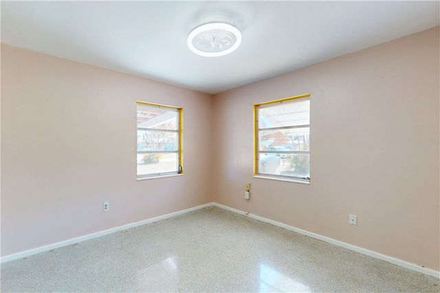 2233 2nd Street SW, Vero Beach, FL 32962