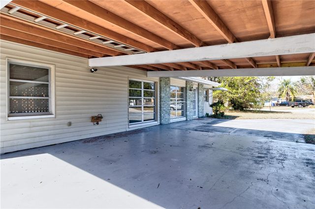 2233 2nd Street SW, Vero Beach, FL 32962