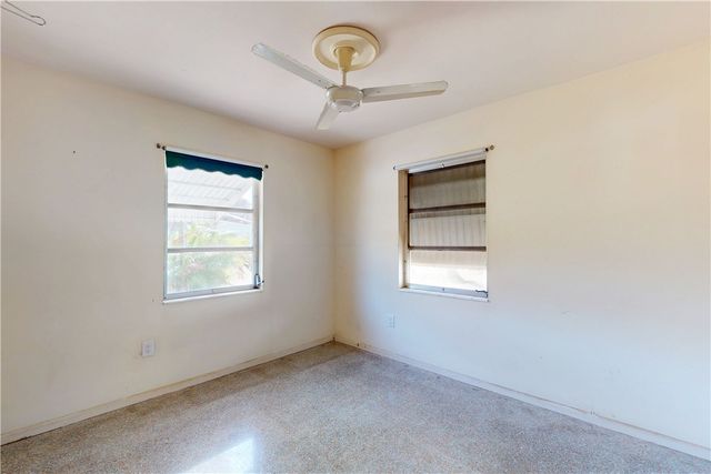 2233 2nd Street SW, Vero Beach, FL 32962