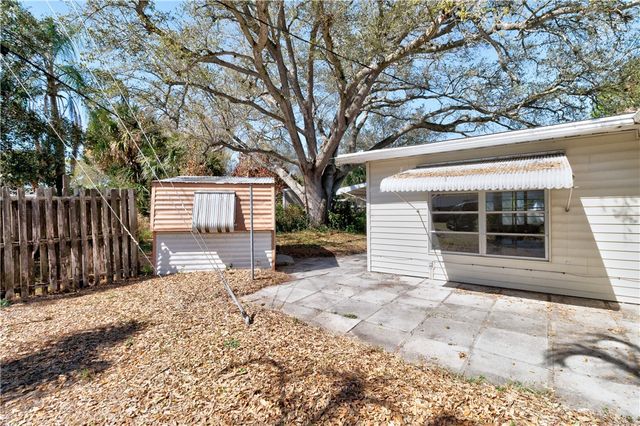 2233 2nd Street SW, Vero Beach, FL 32962