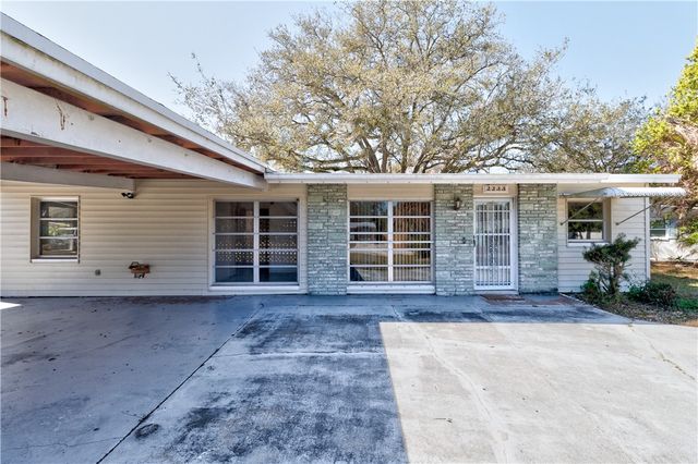 2233 2nd Street SW, Vero Beach, FL 32962