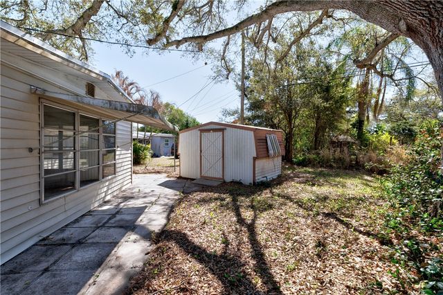 2233 2nd Street SW, Vero Beach, FL 32962