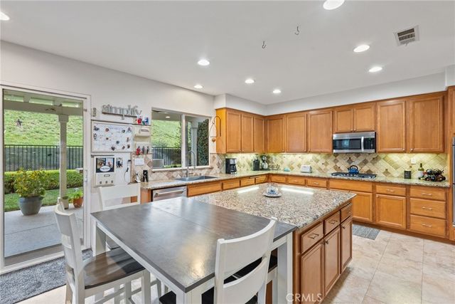 29076 High Sierra, Saugus, CA 91390