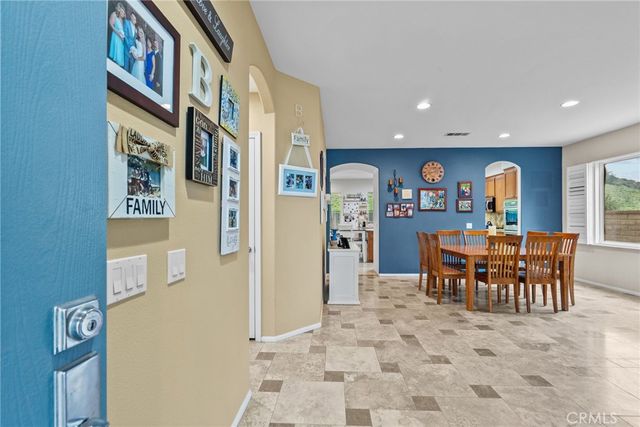 29076 High Sierra, Saugus, CA 91390