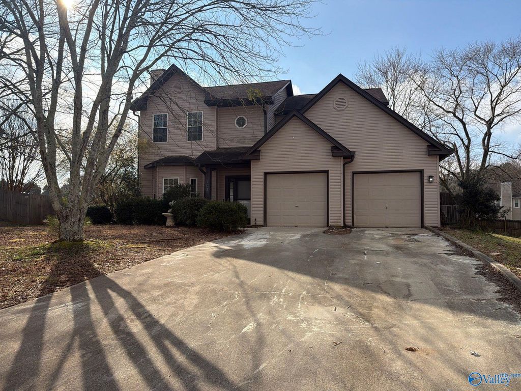 103 Kestrel Court, Huntsville, AL 35824