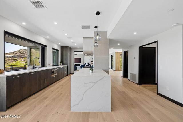 8200 N CHARLES Drive, Paradise Valley, AZ 85253