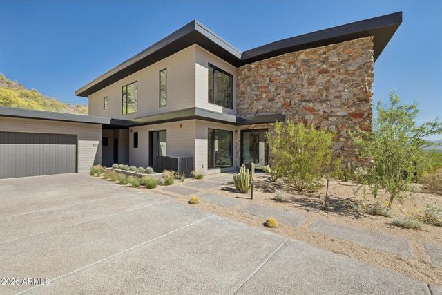 8200 N CHARLES Drive, Paradise Valley, AZ 85253