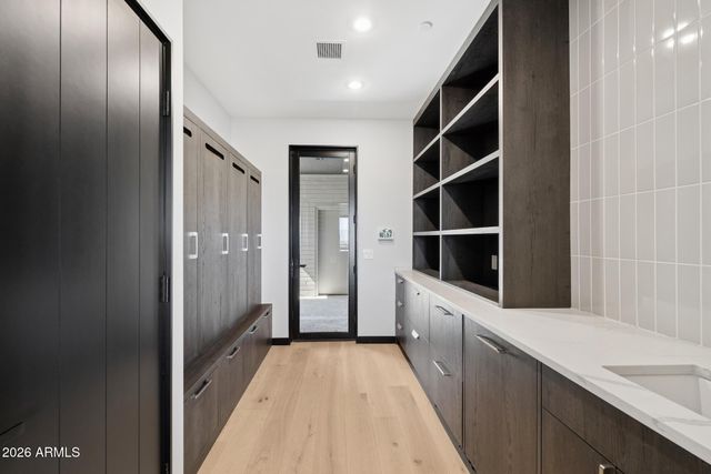 8200 N CHARLES Drive, Paradise Valley, AZ 85253