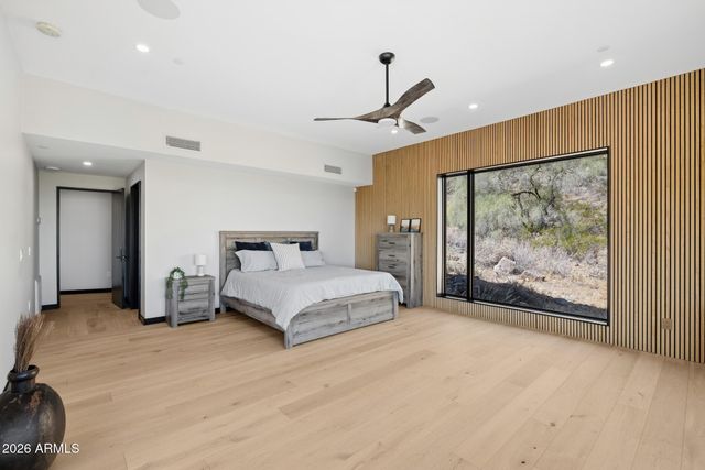 8200 N CHARLES Drive, Paradise Valley, AZ 85253