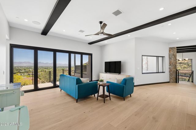 8200 N CHARLES Drive, Paradise Valley, AZ 85253