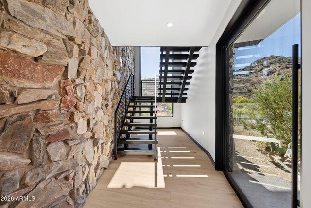 8200 N CHARLES Drive, Paradise Valley, AZ 85253