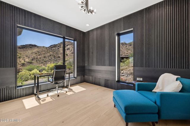 8200 N CHARLES Drive, Paradise Valley, AZ 85253