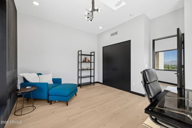 8200 N CHARLES Drive, Paradise Valley, AZ 85253